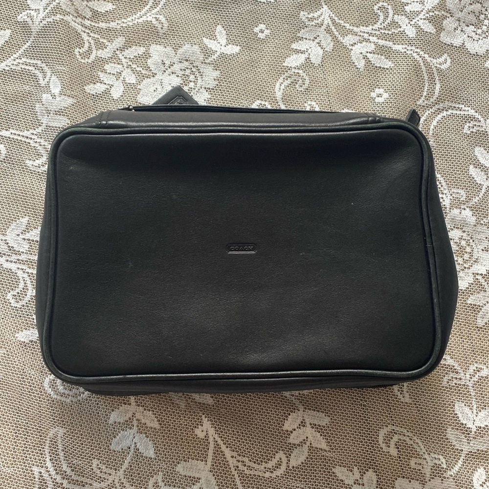 vintage coach leather toiletry/cosmetics bag!